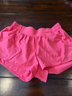 lululemon athletica Hot hot 2.5” Pink Women's running Shorts